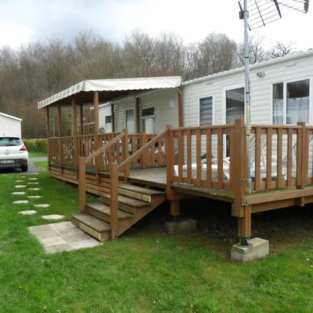 Holiday Home Le Perron בית נופש