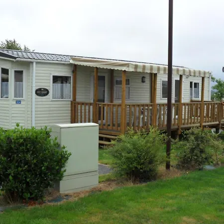Holiday Home Le Perron בית נופש *